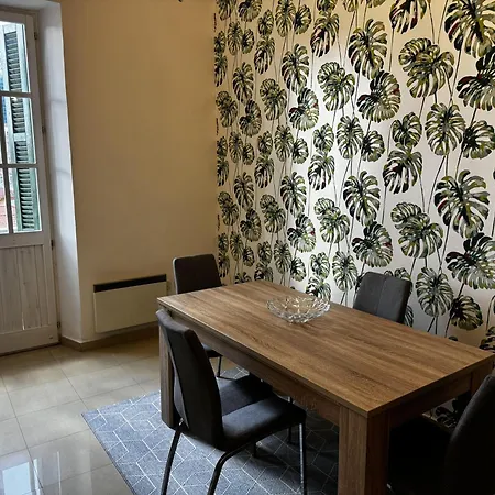 Amazing View & Location -central Apartman Tirana